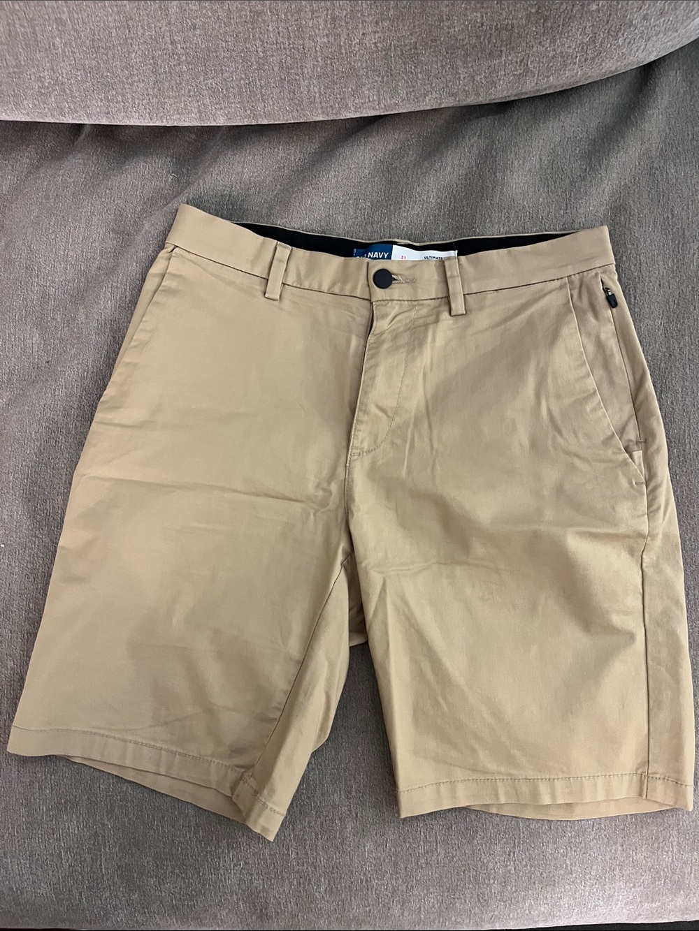 Old Navy Men's Flat-Front Khaki Shorts
